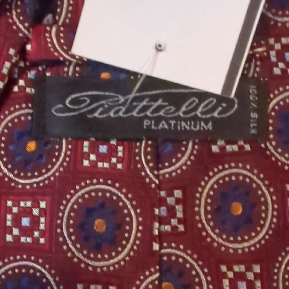 Elegant Burgundy Patterned Tie - Picture 2 of 3